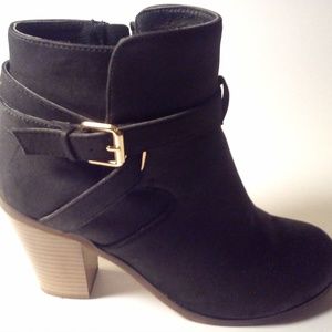 New Black Fashion Booties  *MAKE AN OFFER*
